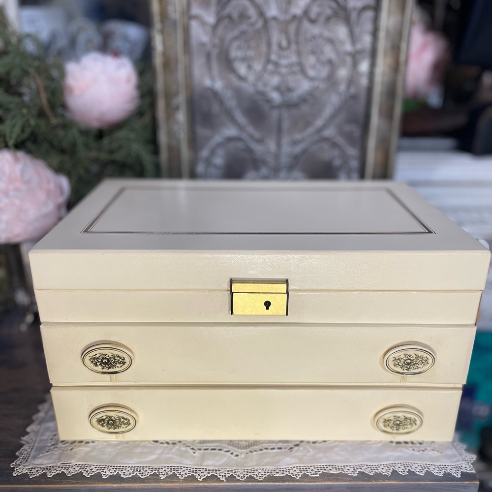 Princess Gardner cream white & gold Vintage jewelry box Sweden